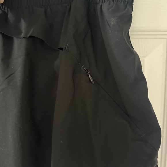 Athleta Mesh Racer Run Shorts 3" XL Black - Picture 3 of 5